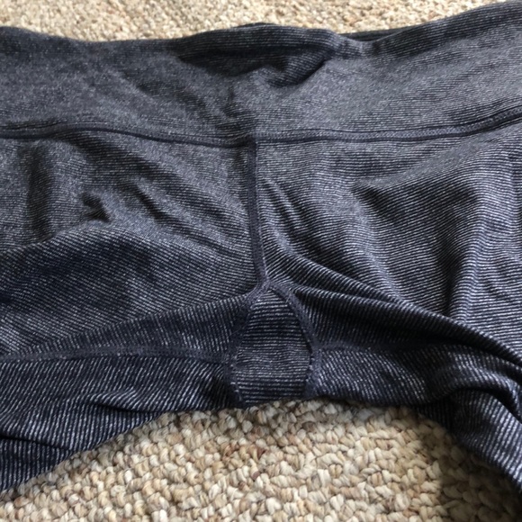 Lululemon cropped yogas - Picture 4 of 4